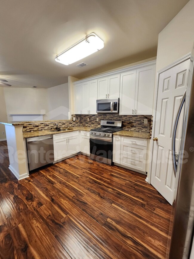 Foto del edificio - 1618 Cove Creek Cir