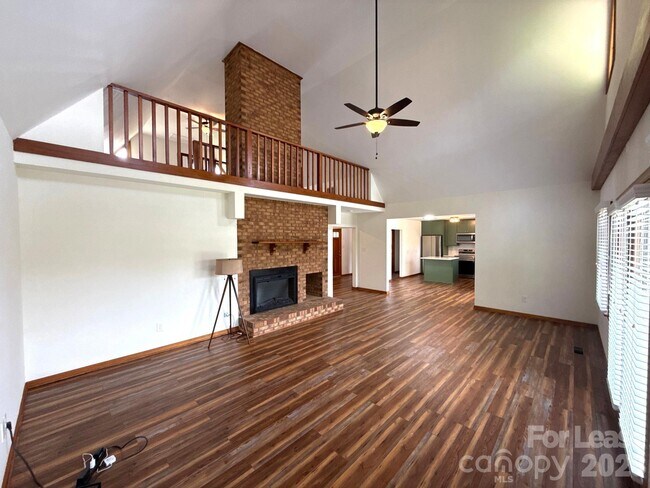 Foto del edificio - 110 Aqua Dr