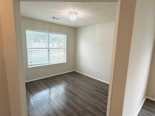 Photo - 631 Kiley Dr House