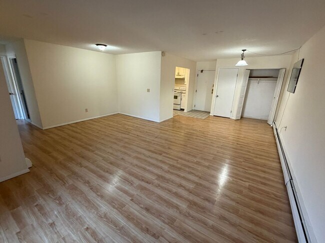 Foto del edificio - 565 Talcottville Rd