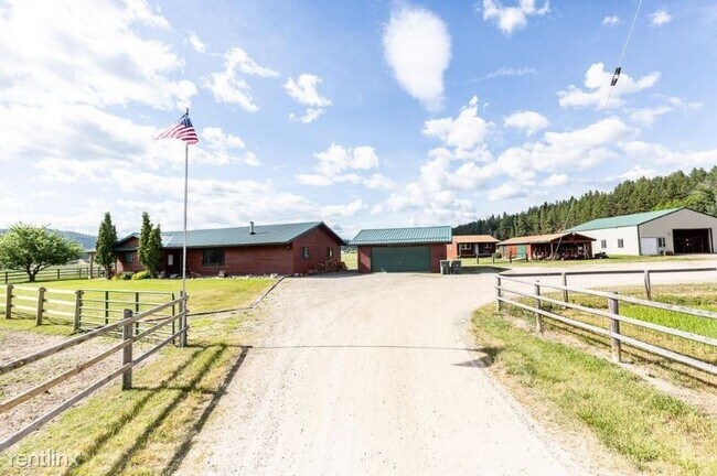 Foto del edificio - 5 br, 3 bath House - 171 Bunkhouse Rd