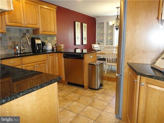 Foto del edificio - 204 Greenbriar Ln