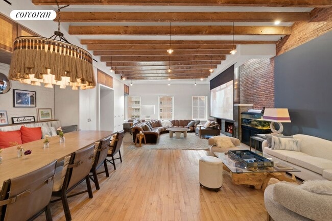 Building Photo - 363 Greenwich St