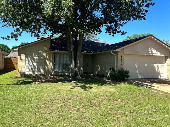 Foto del edificio - 4315 Autumn Meadow Dr