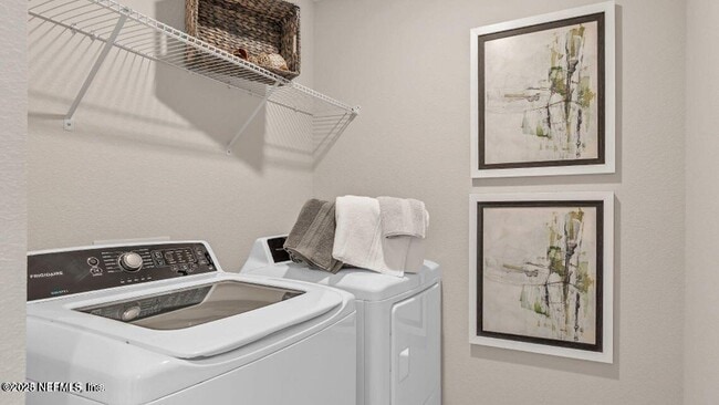 Foto del edificio - 494 Boracay Cir