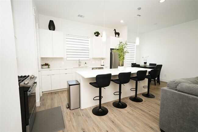 Foto del edificio - 4607 Edmund St