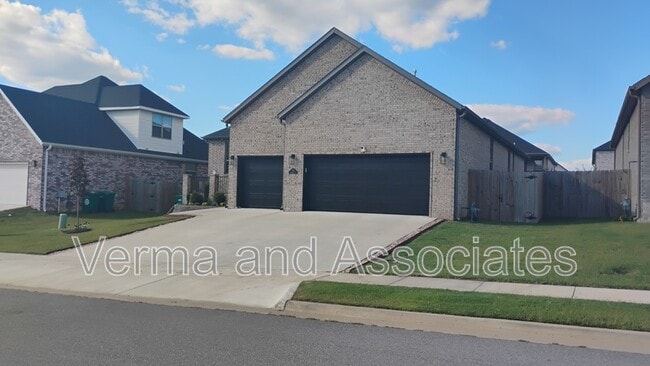 Building Photo - 710 Harbison St