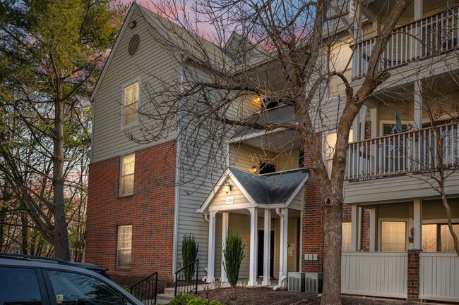 Photo - 12153 Penderview Ln (Fairfax, VA) Apartment