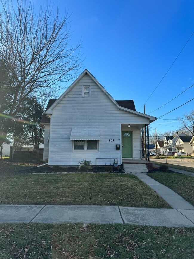 Building Photo - 2 Bedroom House - South Toledo