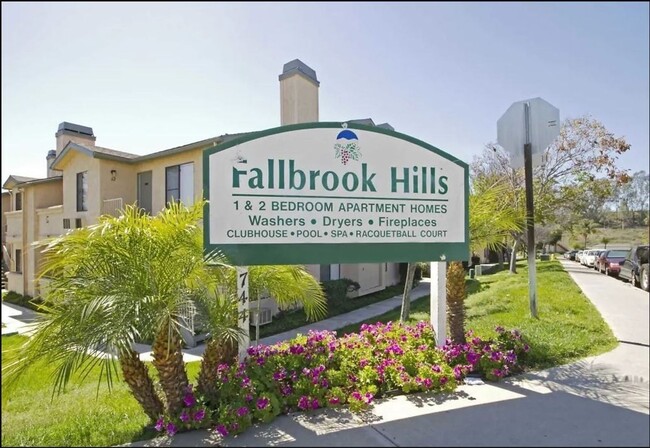 Foto del edificio - Fallbrook Hills Apartments