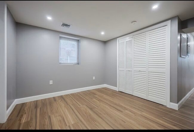 Foto del edificio - 16 Hawes St