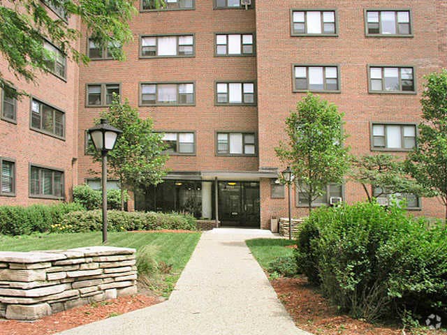 Building Photo - 5550 S Dorchester
