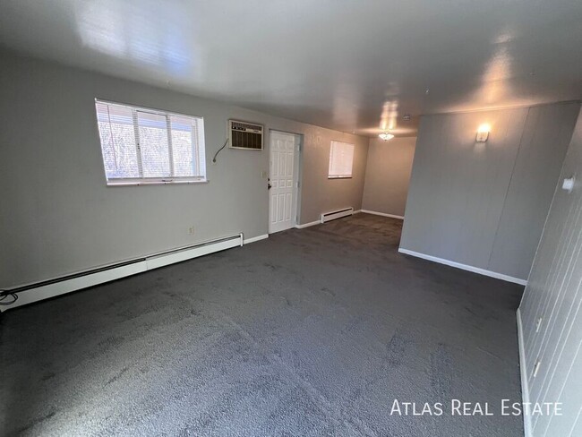 Building Photo - 839 E San Miguel St