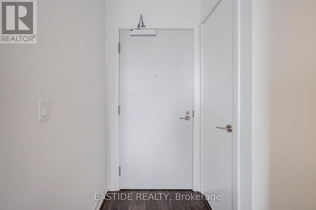 Building Photo - 203 College St