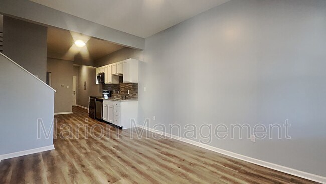Building Photo - 27 N Tacoma Ave