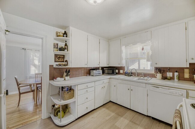 Foto del edificio - 2160 Osceola St