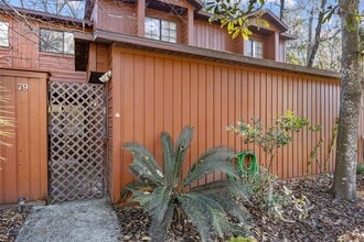 Building Photo - 900 SW 62nd Blvd