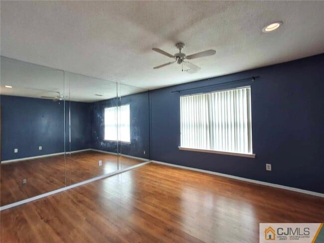 Building Photo - 1009 Harbour Club Dr