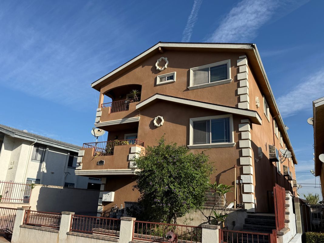 Building Photo - 1559 W 207th St