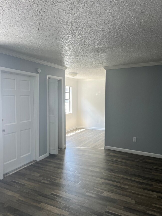 Foto del edificio - 3215 Baird Ave