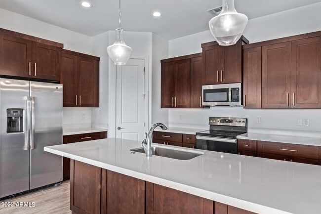 Building Photo - 16510 E Arroyo Vista Dr