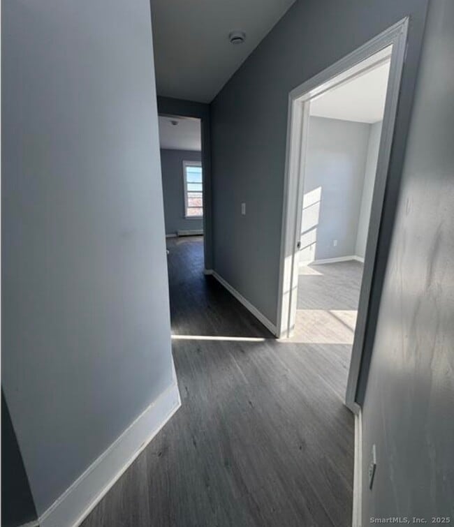 Foto del edificio - 413 E Main St