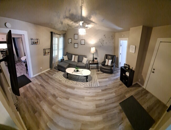 Foto del edificio - 2415 Gowen St