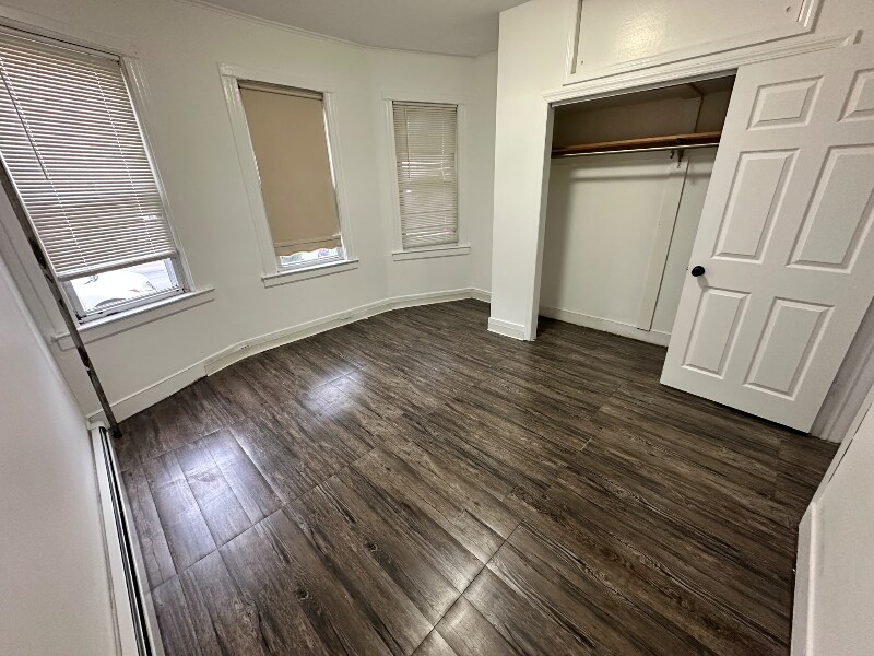 Foto principal - 225 Burgess Pl