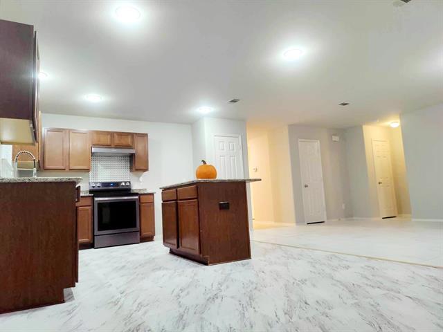 Foto del edificio - 3220 Brixton Dr