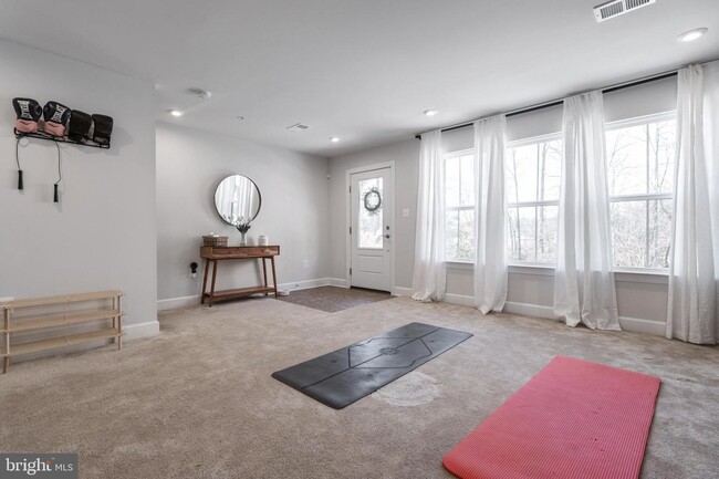Building Photo - 116 Albany Pl