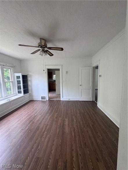 Building Photo - 12337 Chesterfield Ave