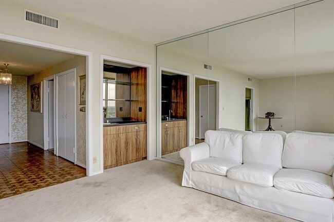 Foto del edificio - 5100 San Felipe St