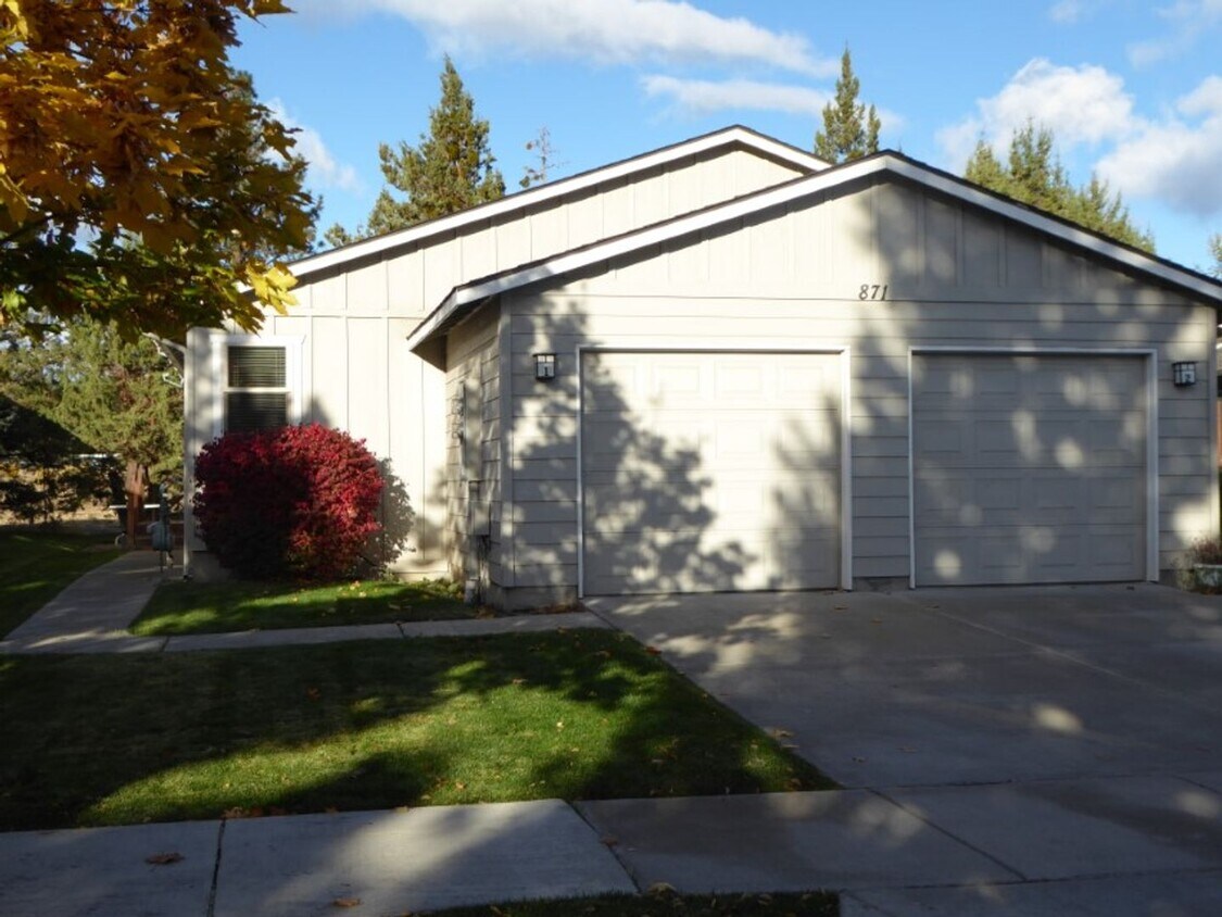 Foto principal - 871 NE HIDDEN VALLEY DRIVE #1, BEND, OREGO...