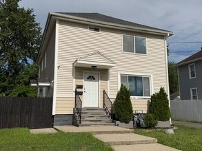 Building Photo - 37 Beauregard St