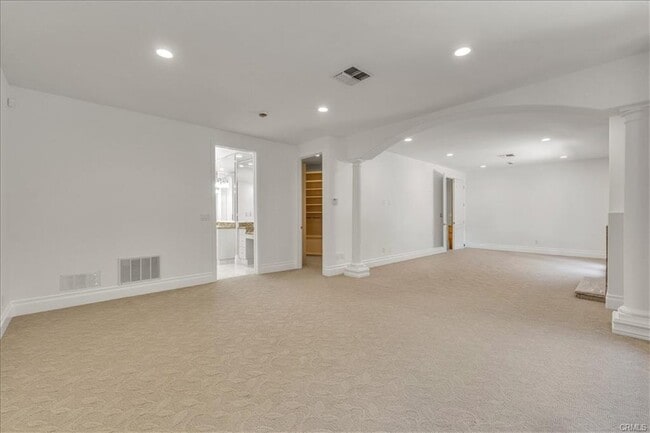 Foto del edificio - 5150 Teesdale Ave