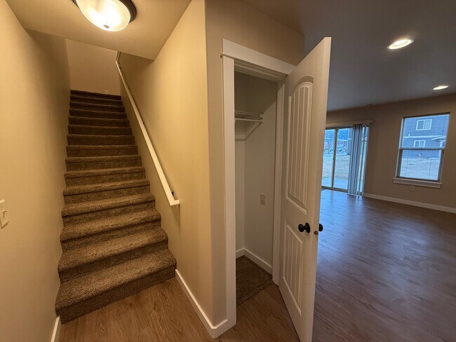 Foto del edificio - 1188 Forest Glen Dr