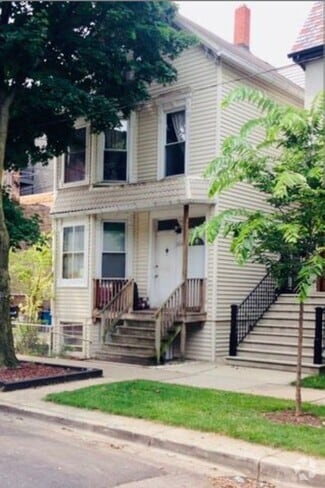 Building Photo - 3214 N Hoyne Ave