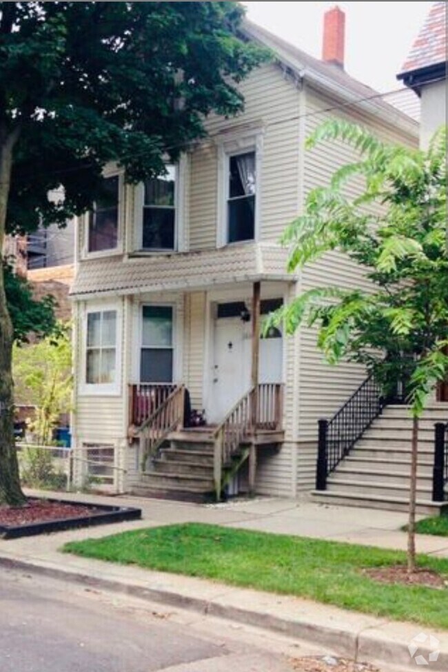 Building Photo - 3214 N Hoyne Ave