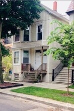 Building Photo - 3214 N Hoyne Ave