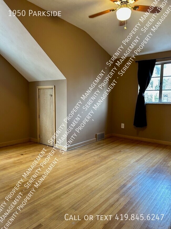 Building Photo - Spacious 4 Bedroom Available Now!