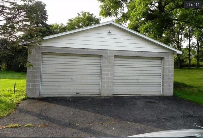 Building Photo - 6208 Oak Ln