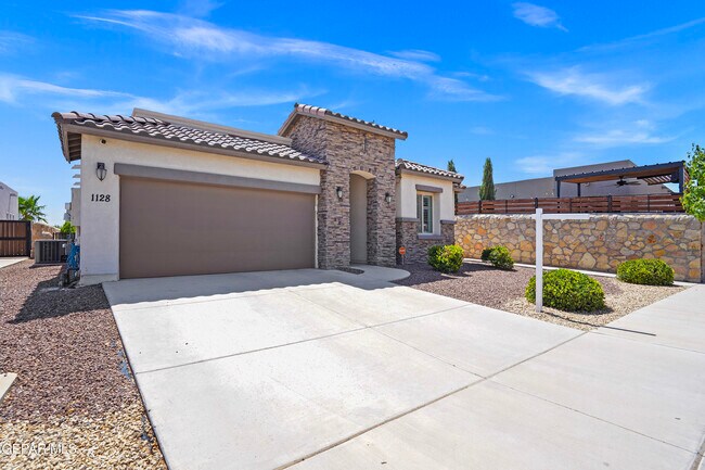 Building Photo - 1128 Paseo de Suerte Dr