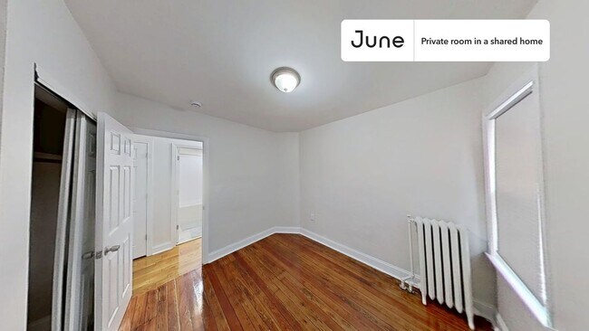 Building Photo - Private bedroom in 4 bed/1 bath Home