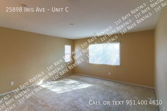 Foto del edificio - Charming 2-Story Condo Near Everything!