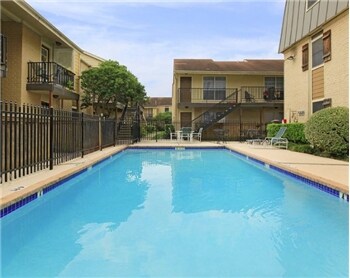 Building Photo - 2402 Hackett Dr