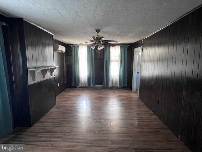 Foto del edificio - 12759 Main St