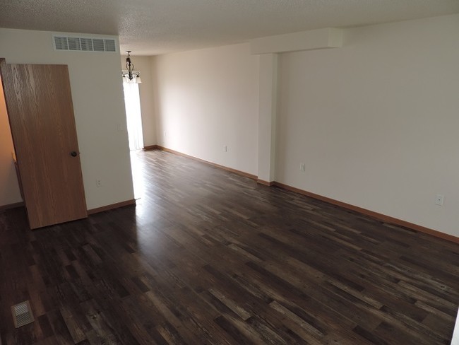 Building Photo - $1,450 | 2 Bedroom, 2.5 Bathroom Town Home...