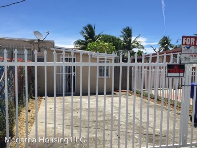 Primary Photo - 2390 NW 35th St