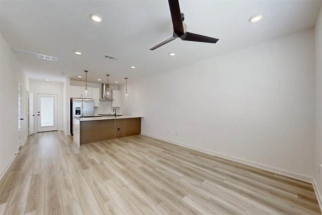 Building Photo - 1237 Dorothy Ln
