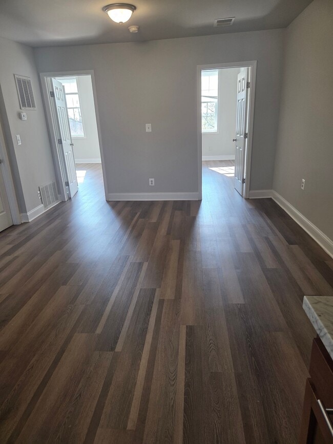 Building Photo - 825 N Fulton Ave